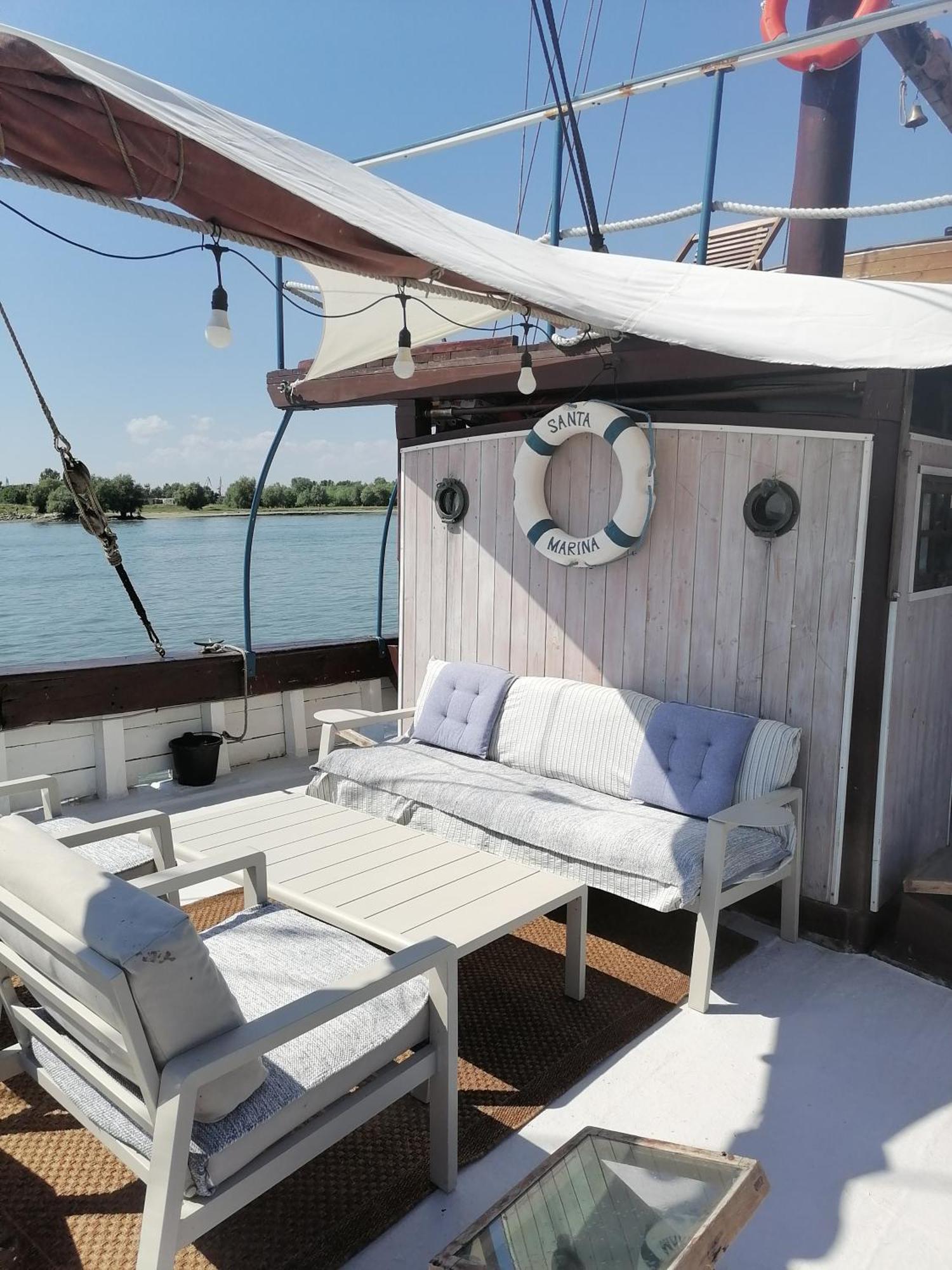 Corabia Santa Marina Hotel Sulina Exterior photo